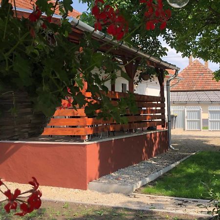 MezőkövesdMormota Vendeghaz公寓 外观 照片